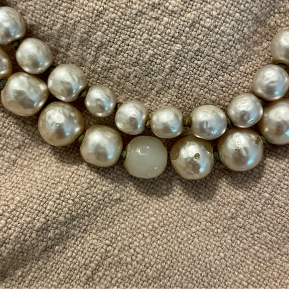 Miriam Haskell Baroque Glass Pearl Necklace - Picture 4 of 6
